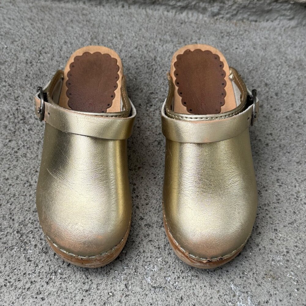 HANNA ANDERSSON Gold Slingback Wooden Clogs Girls 11.5 29 Metallic Leather Clog - Picture 2 of 10